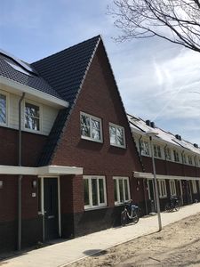 Luifels en zelfdragende goten van Meilof Riks bv op nieuwbouwproject in Utrecht.